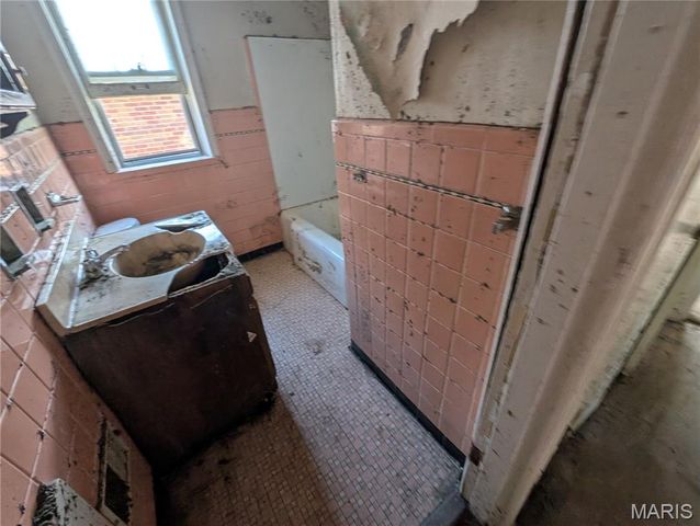 6804 Murray Street, St Louis, MO 63121