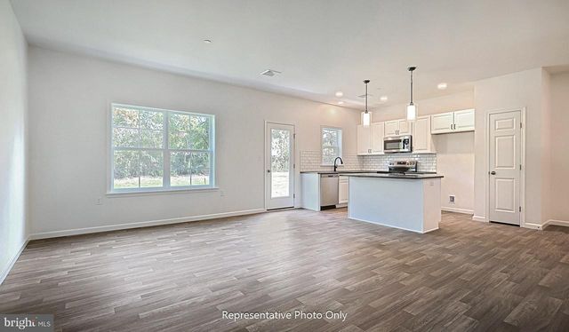 7857 OAK BROOK DR, Harrisburg, PA 17112