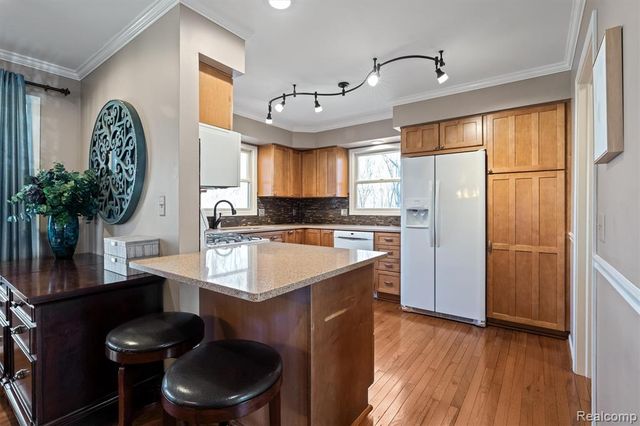 1453 Maplewood Drive, Saline, MI 48176