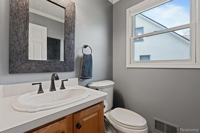 1453 Maplewood Drive, Saline, MI 48176