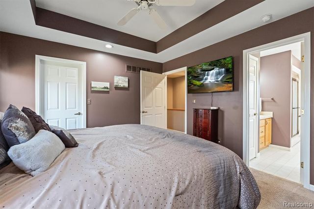 1453 Maplewood Drive, Saline, MI 48176