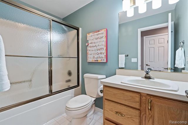 1453 Maplewood Drive, Saline, MI 48176