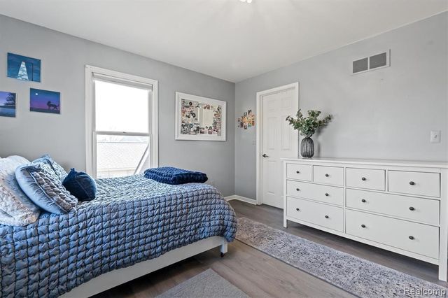 1453 Maplewood Drive, Saline, MI 48176