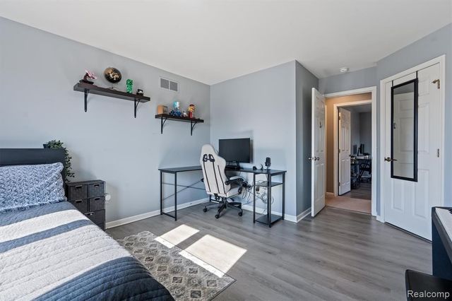 1453 Maplewood Drive, Saline, MI 48176