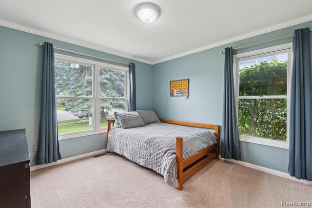 1453 Maplewood Drive, Saline, MI 48176