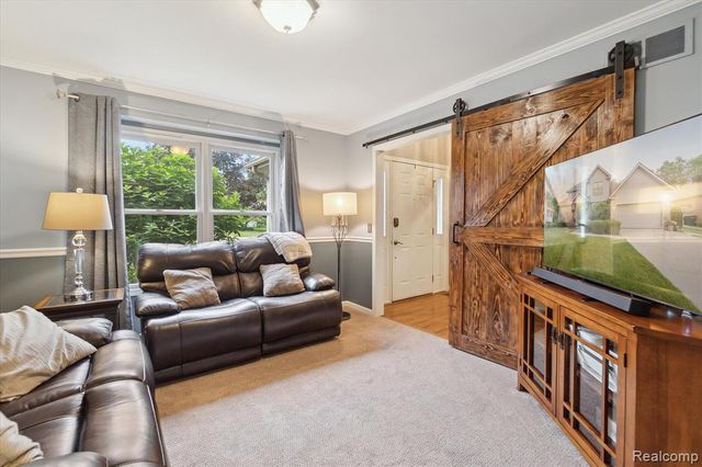 1453 Maplewood Drive, Saline, MI 48176