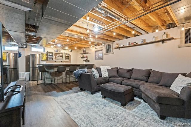 1453 Maplewood Drive, Saline, MI 48176