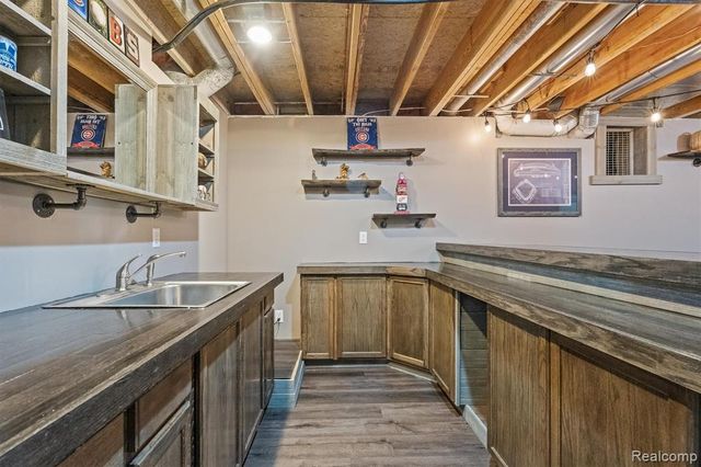 1453 Maplewood Drive, Saline, MI 48176