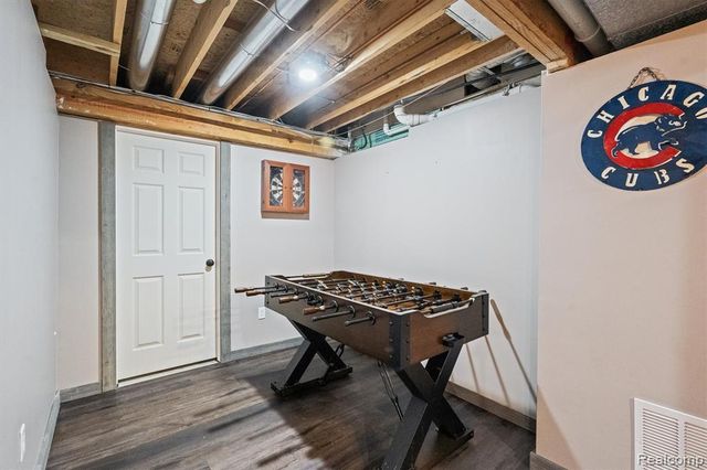 1453 Maplewood Drive, Saline, MI 48176