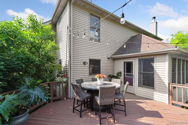 1453 Maplewood Drive, Saline, MI 48176