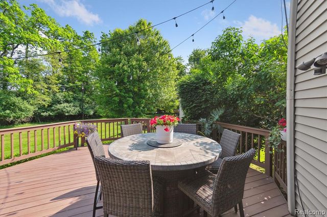 1453 Maplewood Drive, Saline, MI 48176