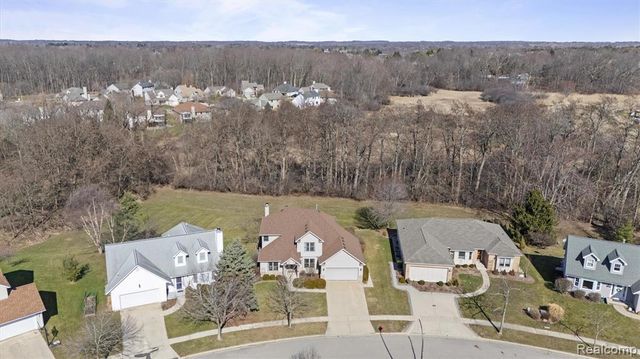 1453 Maplewood Drive, Saline, MI 48176