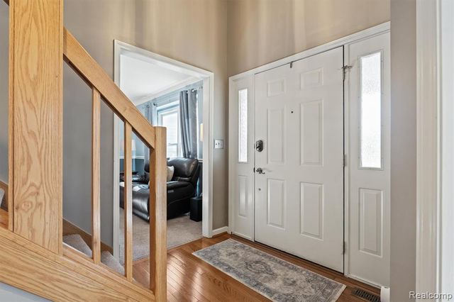 1453 Maplewood Drive, Saline, MI 48176