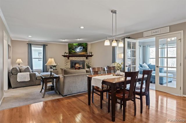 1453 Maplewood Drive, Saline, MI 48176