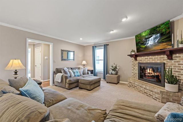 1453 Maplewood Drive, Saline, MI 48176