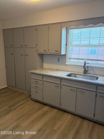 3101 Sunny Ln 4, Louisville, KY 40205