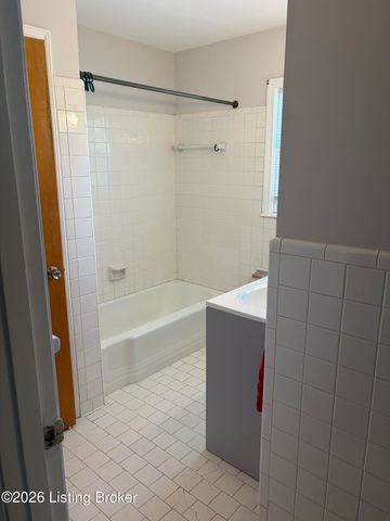 3101 Sunny Ln 4, Louisville, KY 40205