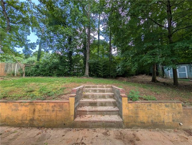 4960 Cold Springs Drive NW, Lilburn, GA 30047