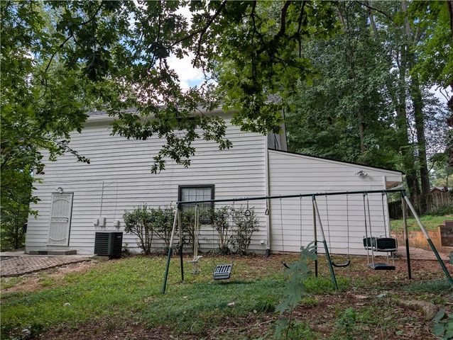 4960 Cold Springs Drive NW, Lilburn, GA 30047