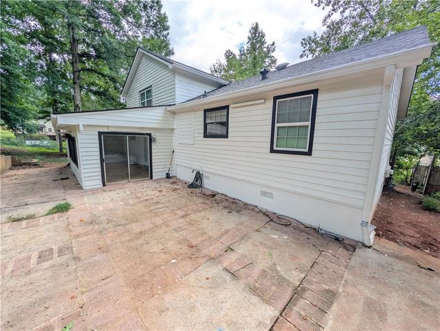 4960 Cold Springs Drive NW, Lilburn, GA 30047