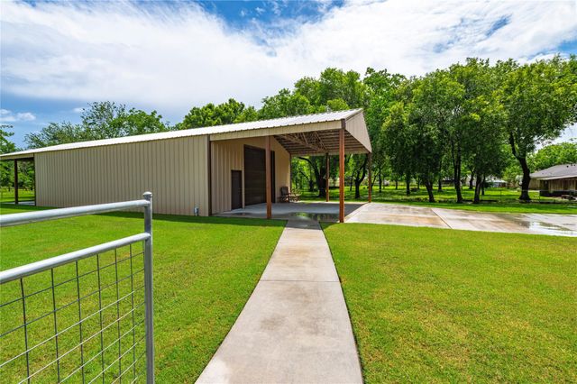 11208 Shirley Lane, Santa Fe, TX 77510