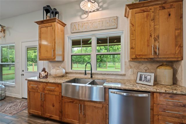 11208 Shirley Lane, Santa Fe, TX 77510