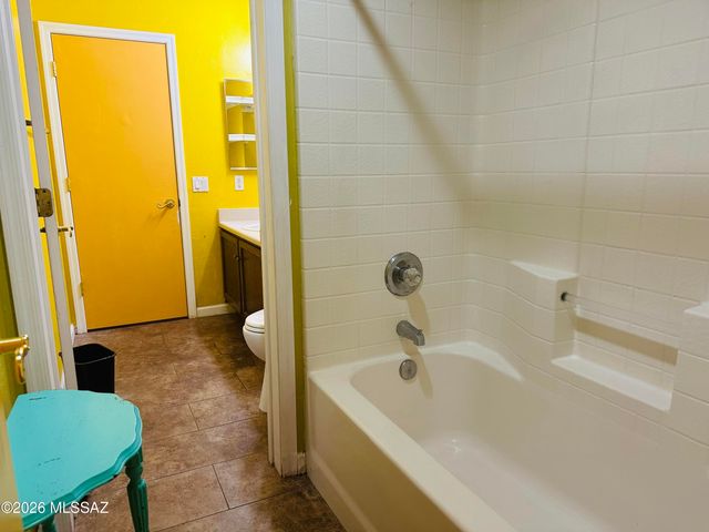 4641 S Paseo Rio Bravo, Tucson, AZ 85714