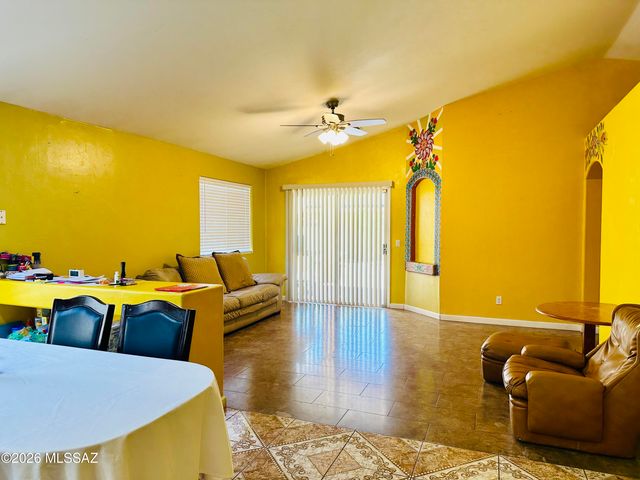 4641 S Paseo Rio Bravo, Tucson, AZ 85714