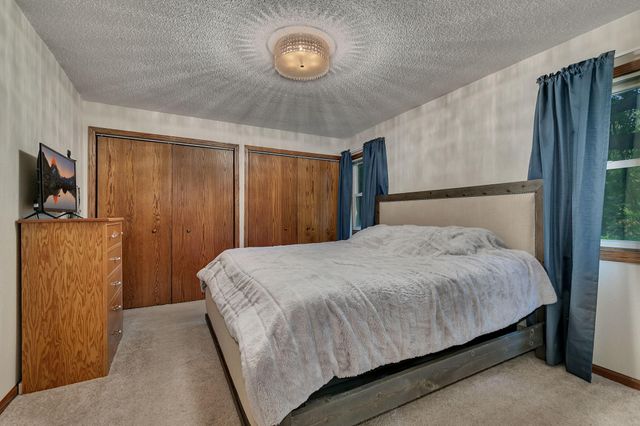 460 S 8th Street, Bird Island, MN 55310