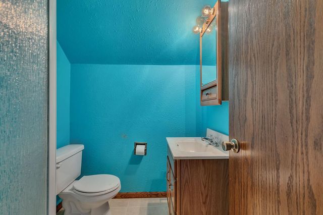 460 S 8th Street, Bird Island, MN 55310