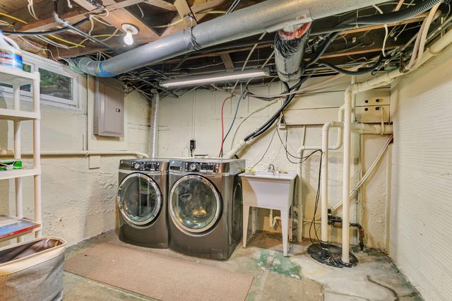 460 S 8th Street, Bird Island, MN 55310