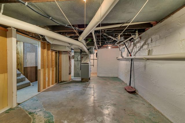 460 S 8th Street, Bird Island, MN 55310