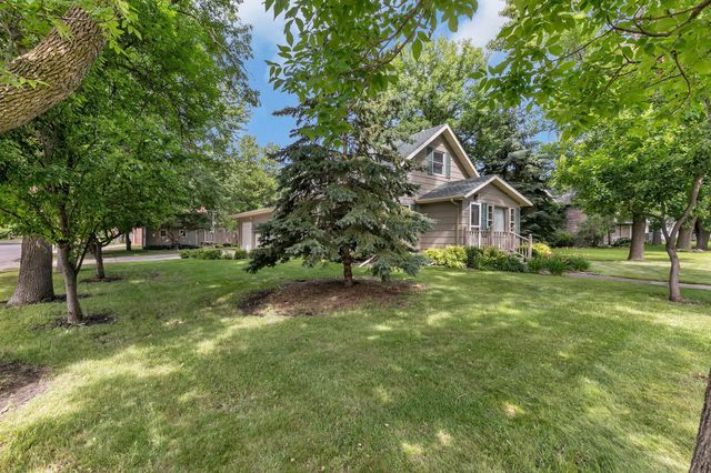 460 S 8th Street, Bird Island, MN 55310