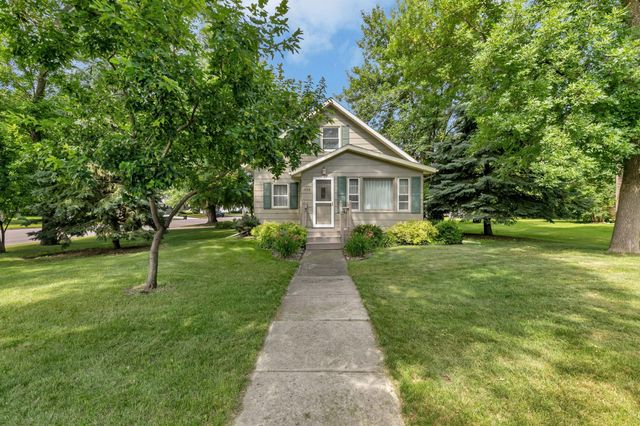 460 S 8th Street, Bird Island, MN 55310