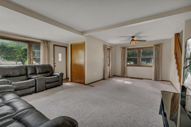 460 S 8th Street, Bird Island, MN 55310