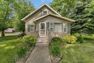 460 S 8th Street, Bird Island, MN 55310