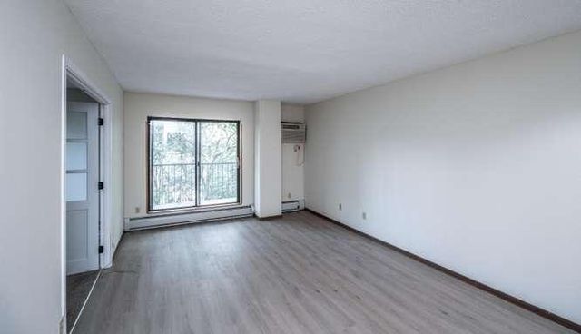1111 Elway Street 203, Saint Paul, MN 55116