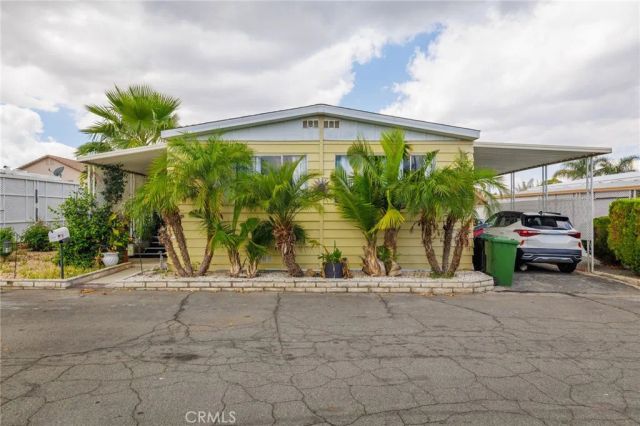 881 N Lake 219, Hemet, CA 92544