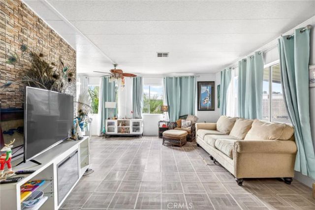 881 N Lake 219, Hemet, CA 92544