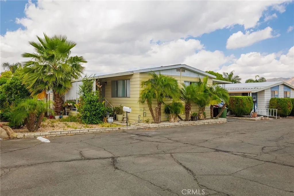 881 N Lake 219, Hemet, CA 92544