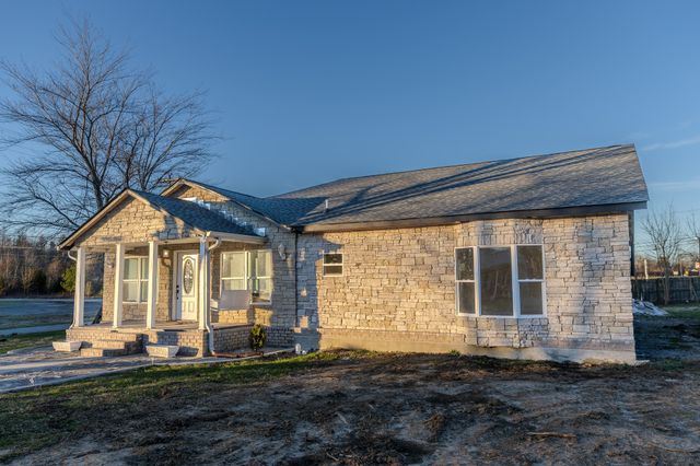 521 E New Ave, Monterey, TN 38574