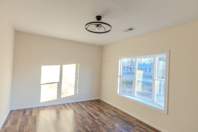 521 E New Ave, Monterey, TN 38574