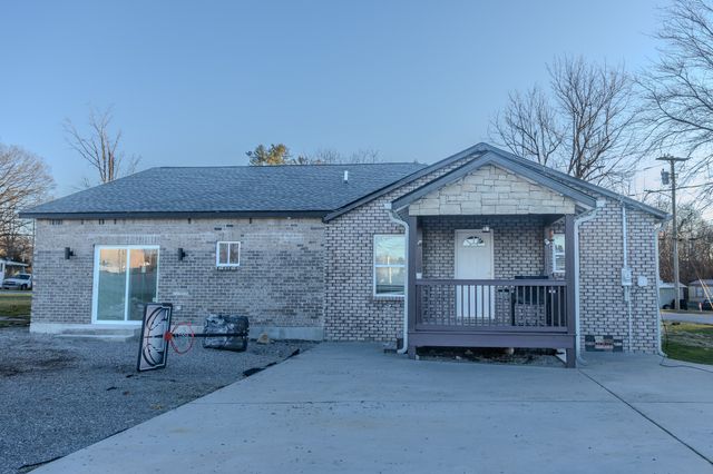 521 E New Ave, Monterey, TN 38574