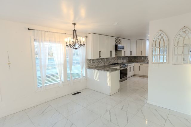 521 E New Ave, Monterey, TN 38574