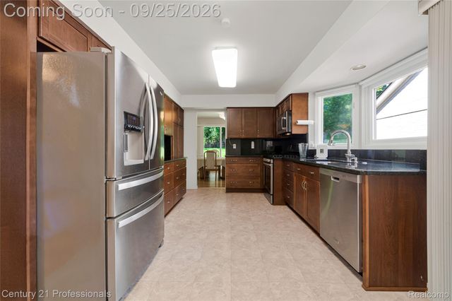 5388 Fairway Court, West Bloomfield Charter Township, MI 48323