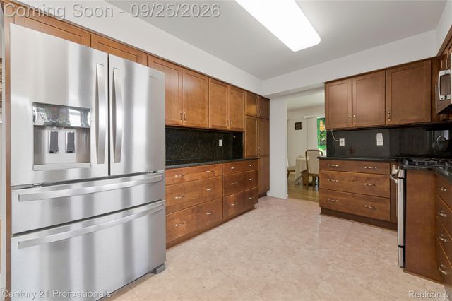 5388 Fairway Court, West Bloomfield Charter Township, MI 48323