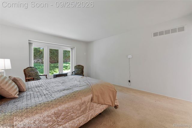 5388 Fairway Court, West Bloomfield Charter Township, MI 48323