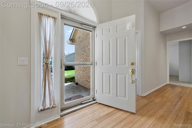 5388 Fairway Court, West Bloomfield Charter Township, MI 48323