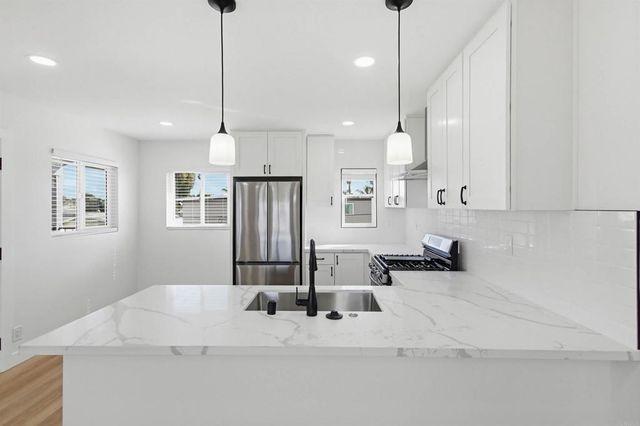216 218 ALVARADO ST, Chula Vista, CA 91910