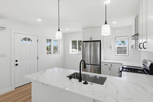 216 218 ALVARADO ST, Chula Vista, CA 91910